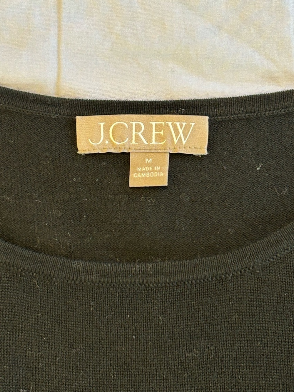 Like NEW JCREW Black Merino SZ M Long Sleeve Scoop Neck Sweater Classic Quality! - Picture 5 of 7